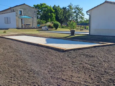 Création d’un terrain de pétanque de 36 m² à MONBADON (33570)